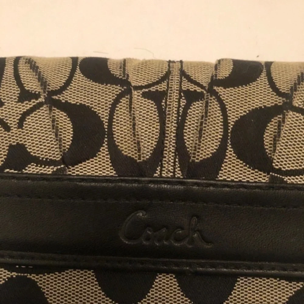 Coach signature Ashley jacquard & leather wallet